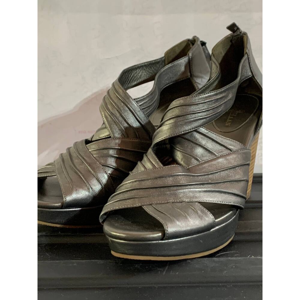 Cole haan silver wood grain platform wedge open toe 10.5 back zip